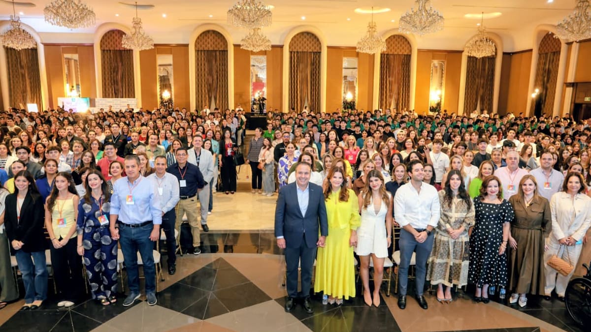 Inauguran Antonio Astiazarán y su esposa Patricia Ruibal el tercer Congreso de la Familia