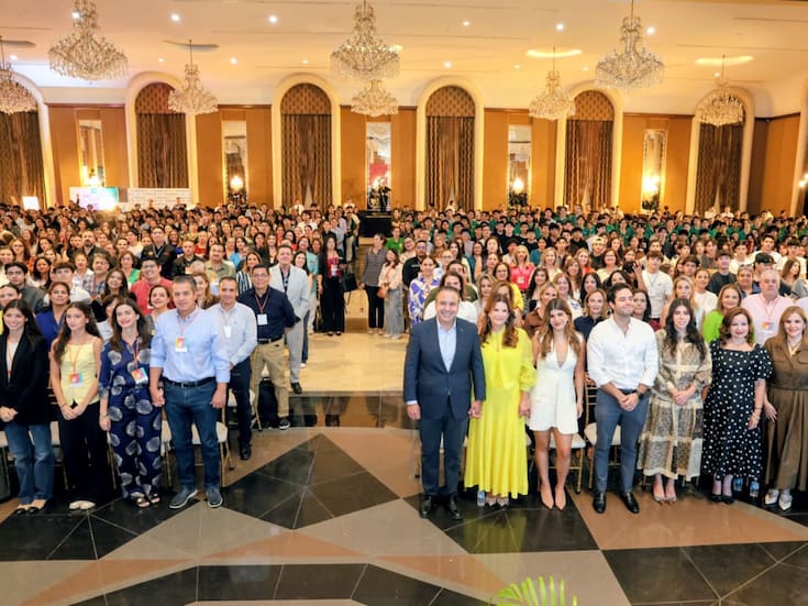 Inauguran Antonio Astiazarán y su esposa Patricia Ruibal el tercer Congreso de la Familia