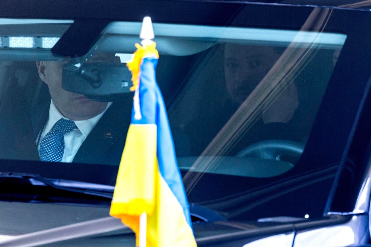 Ucrania estaría negociando recibir de EEUU suministro de armas de largo alcance; Zelenskyy viajará para abordar tema