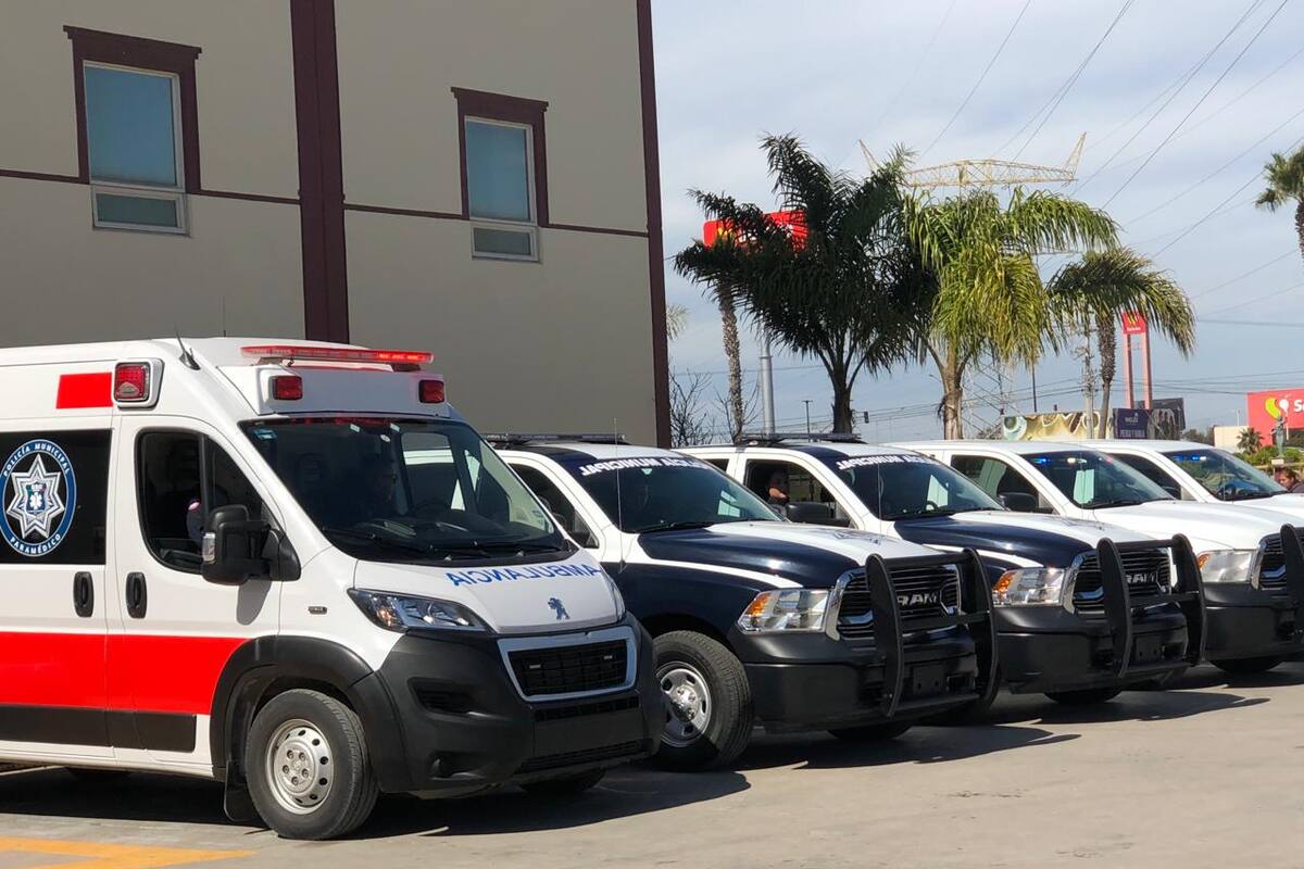 Entregan ocho unidades patrulla y uniformes a la Policía Municipal de Rosarito