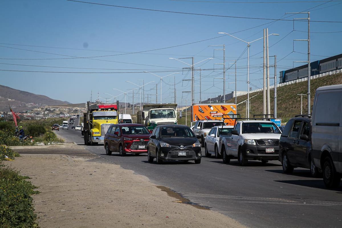 Choque en bulevar 2000 deja varios menores lesionados leves