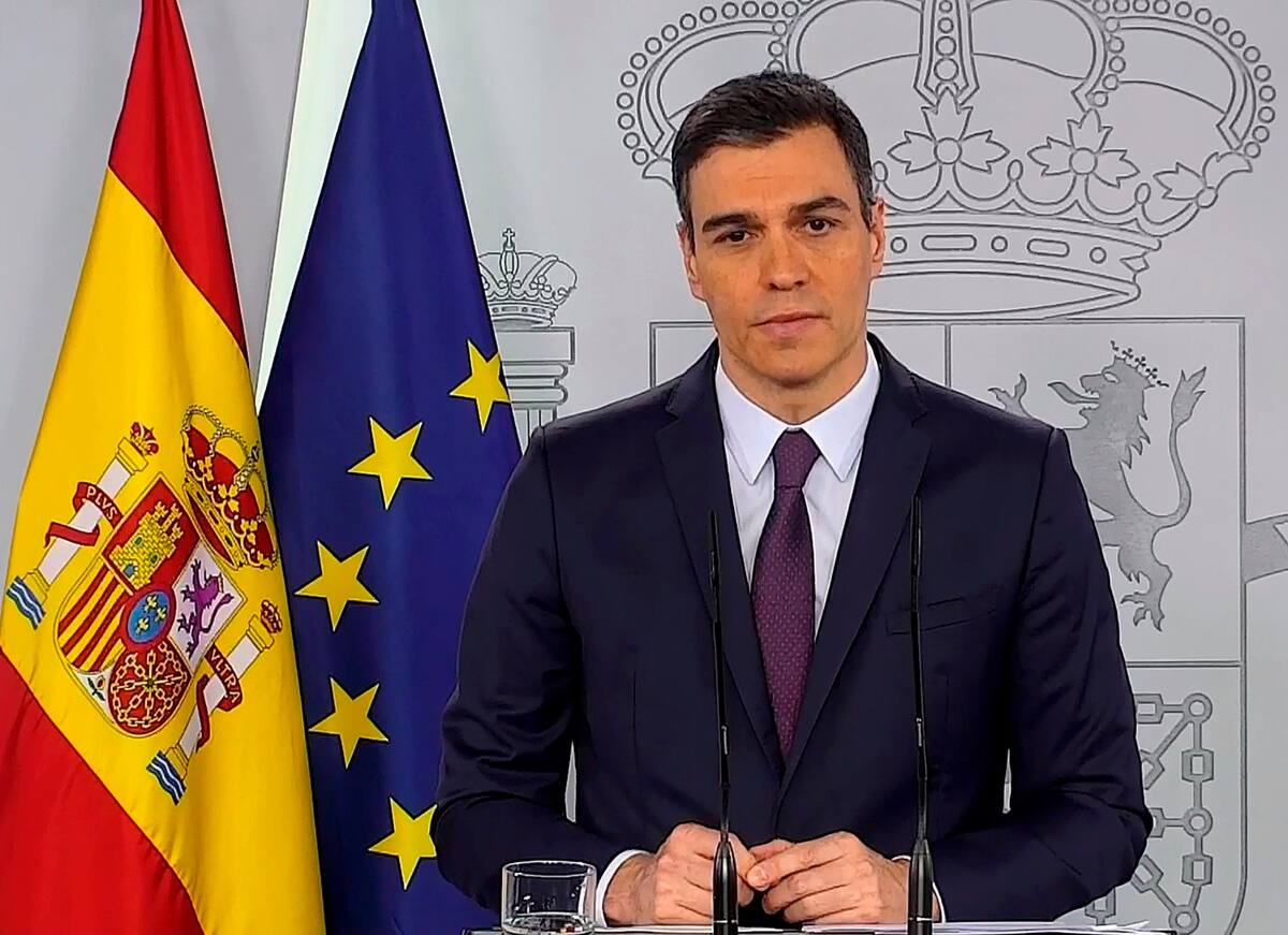 Captura de la señal institucional de Moncloa de el presidente del Gobierno, Pedro Sánchez, durante la rueda de prensa que ha ofrecido este sábado en Moncloa en la que ha anunciado que pedirá al Congreso la autorización para decretar una nueva prórroga del estado de alarma, la quinta y última, con una duración de un mes en vez de quince días como hasta ahora. EFE/Moncloa
