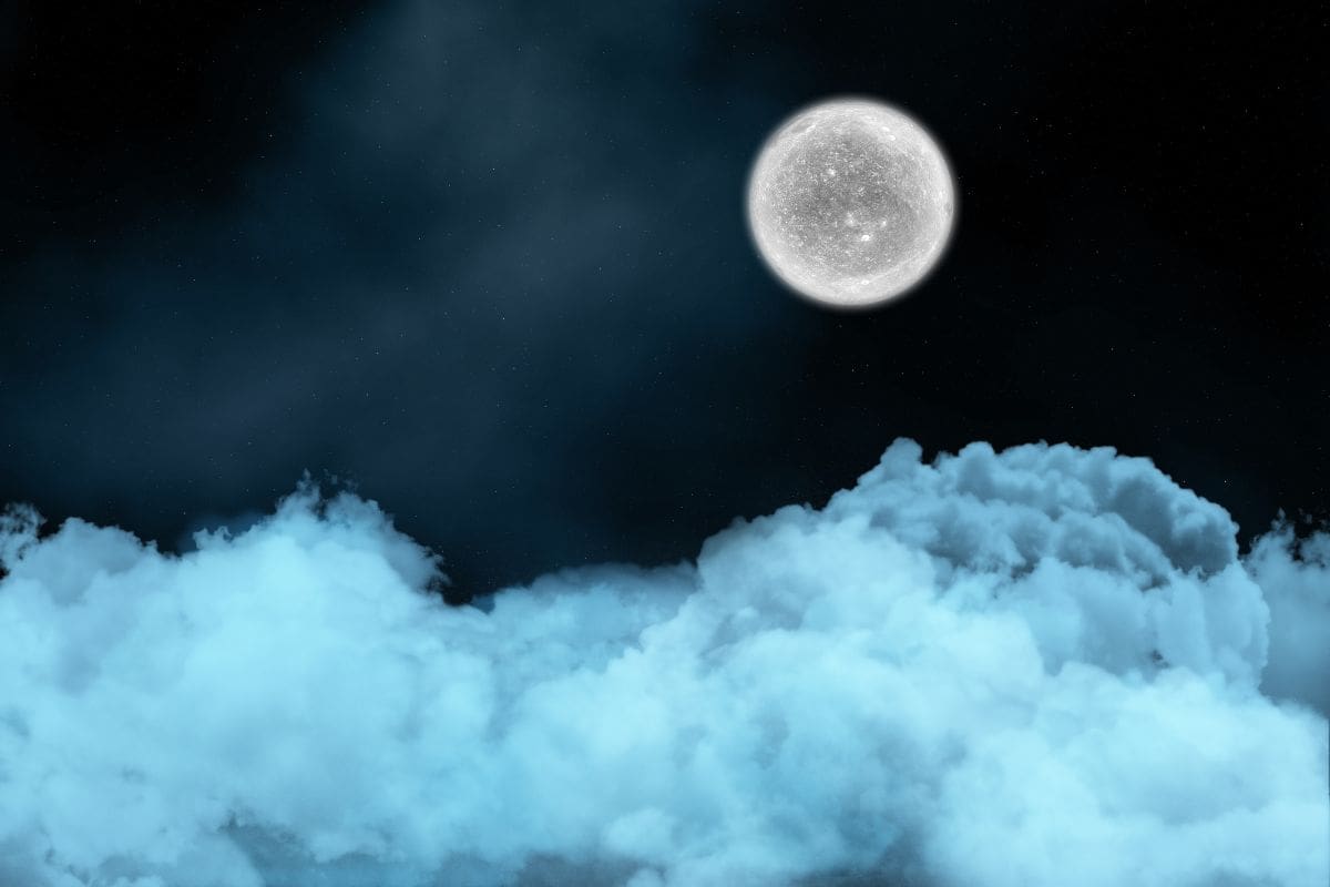 Superluna Fría de diciembre 2025: consejos para cada signo y ritual sencillo para la abundancia