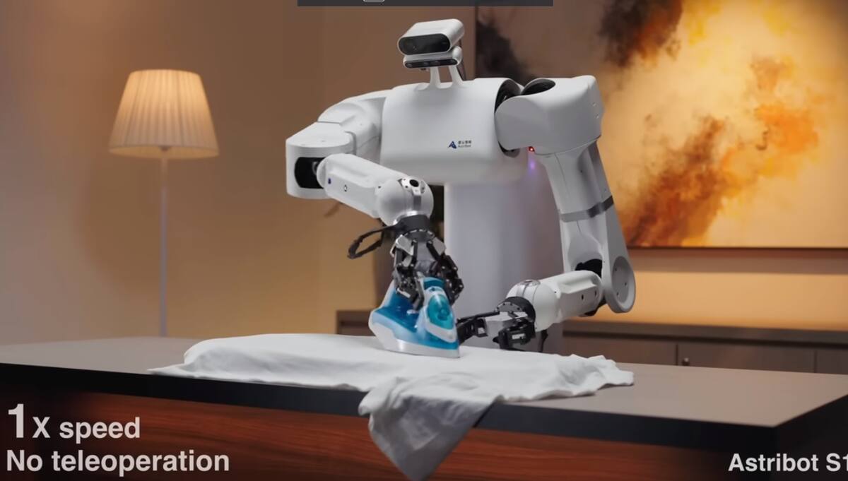 Astribot S1 realizando tareas domésticas como planchando