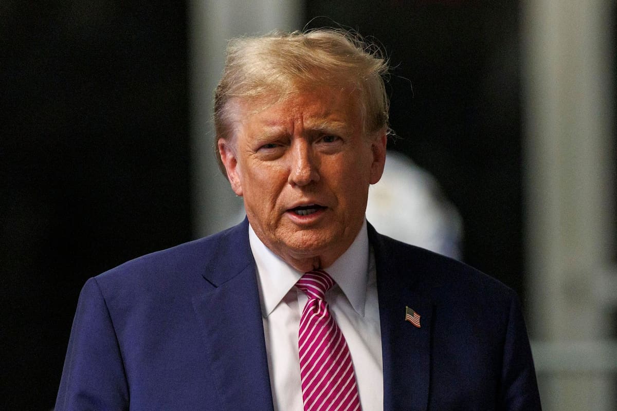 Fotografía del expresidente de EU, Donald Trump, previo a entrar al Tribunal de Manhattan este lunes. | Crédito: EFE