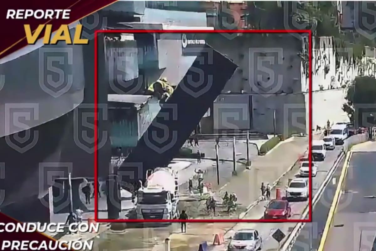 Estructura de plaza comercial se desploma y aplasta a conductora en Huixquilucan, Edomex; gobierno exige responsabilidades