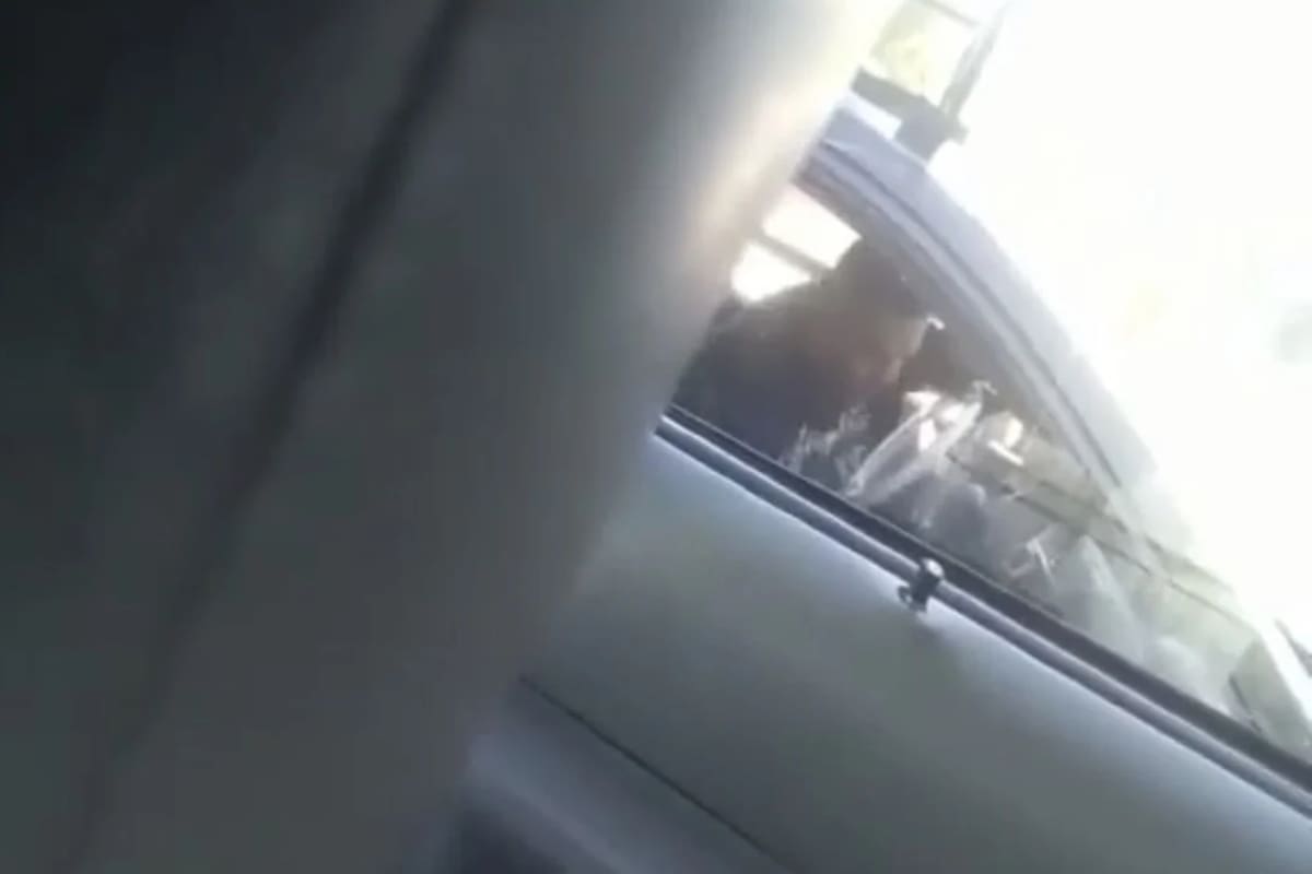 VIDEO: Niño golpeado salvajemente por un hombre dentro de un auto en Ciudad Juárez; policía lo busca