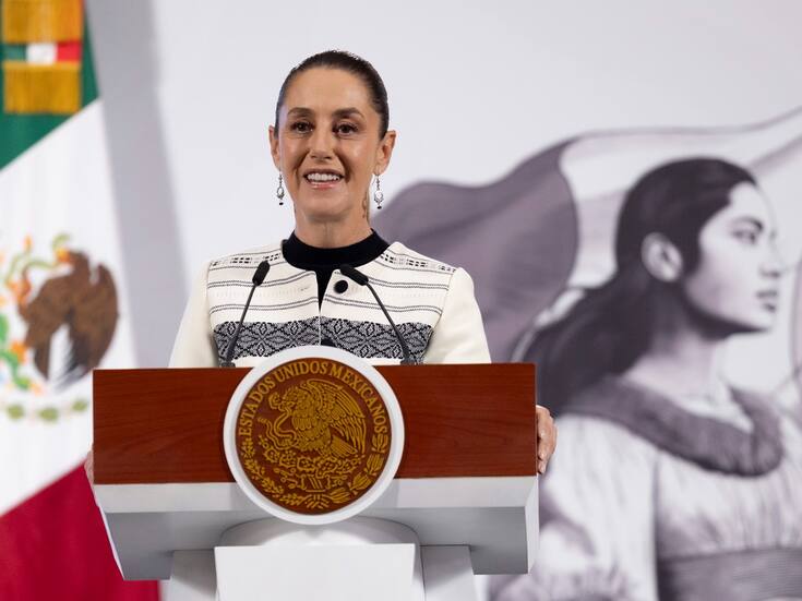 Sheinbaum dedica mañanera a mujeres indígenas y presenta cartilla de derechos en 35 lenguas originarias