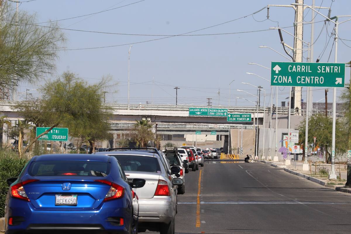 Descartan restricciones en cruce de EU-a México