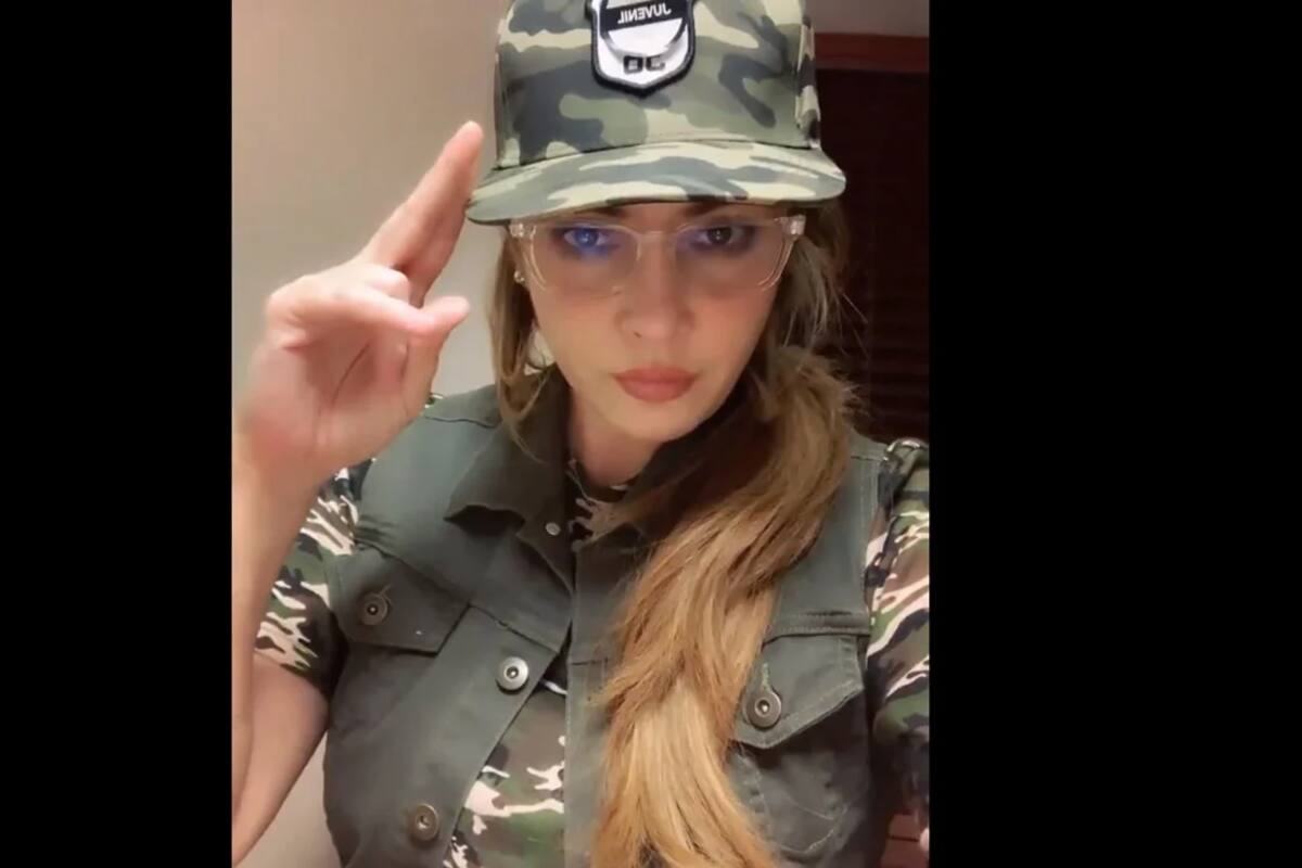 Paty Navidad ataca a Gatell identificada como "soldado de Dios"