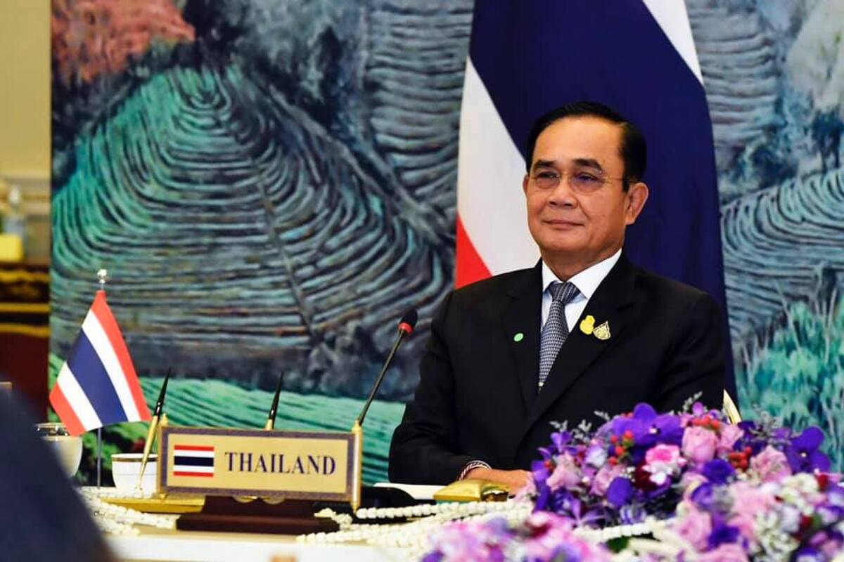 Por no usar cubrebocas, Tailandia sanciona a su primer ministro