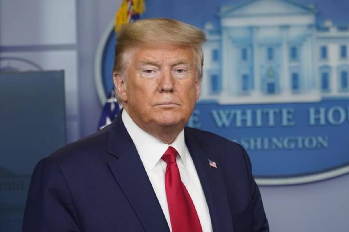 Trump anuncia plan de "reapertura" en medio de protestas "anticuarentena"
