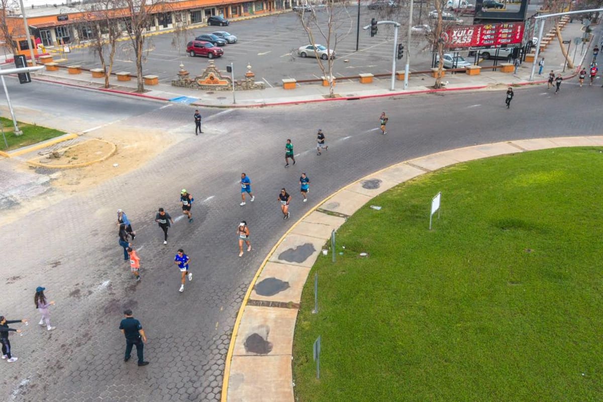 Carrera 5K en Tijuana reúne a corredores en apoyo a personas migrantes