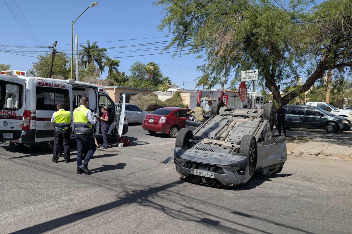 Se registran dos volcaduras en Hermosillo durante esta mañana