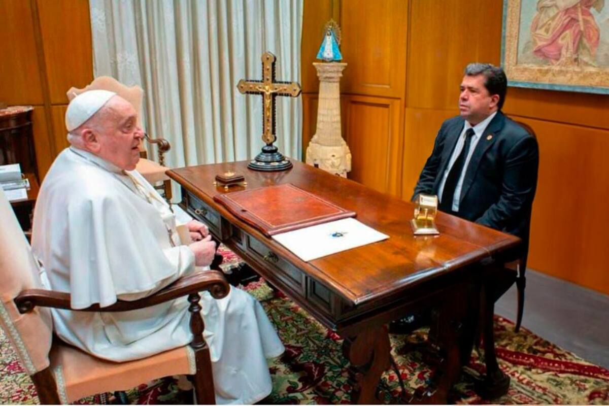 Diputado Pedro Haces se reúne con el Papa Francisco
