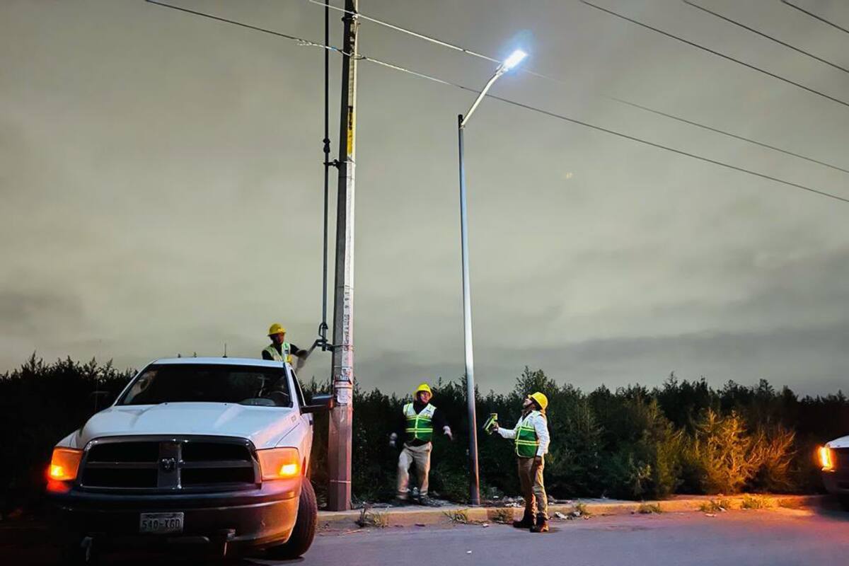 CFE restablece servicio eléctrico a más de 300 mil usuarios de CDMX y Edomex afectados tras sismo