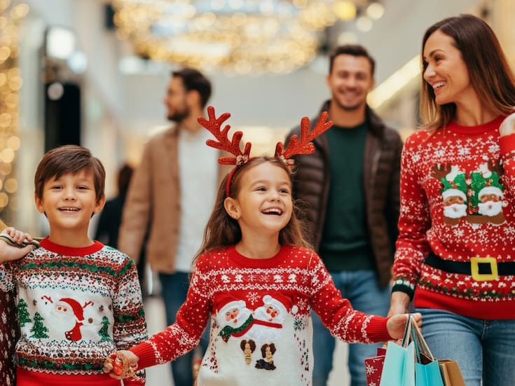 El 52% de los mexicanos sufre estrés por los gastos navideños, revela estudio; aguinaldo y tarjetas de crédito, los recursos para enfrentar la presión decembrina