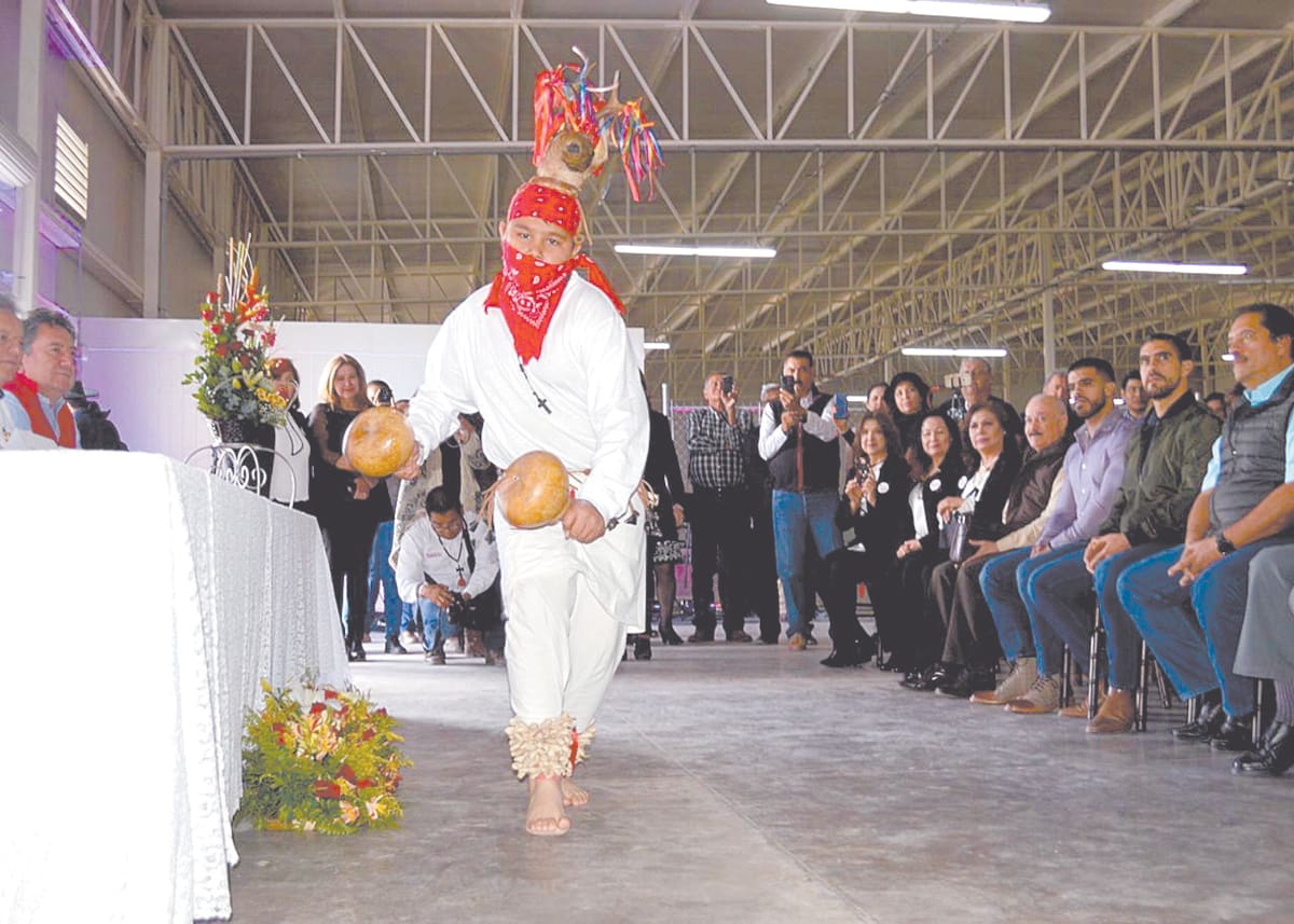 Juan Ramón Encinas Rodríguez ha llevado la Danza del Venado a eventos internacionales.