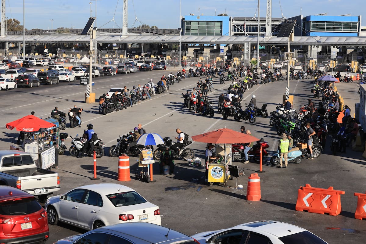 Nuevo cruce para motociclistas en San Ysidro registra filas de hasta 1 hora y 30 minutos