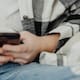Proponen limitar celulares también en casa para prevenir violencia digital en menores