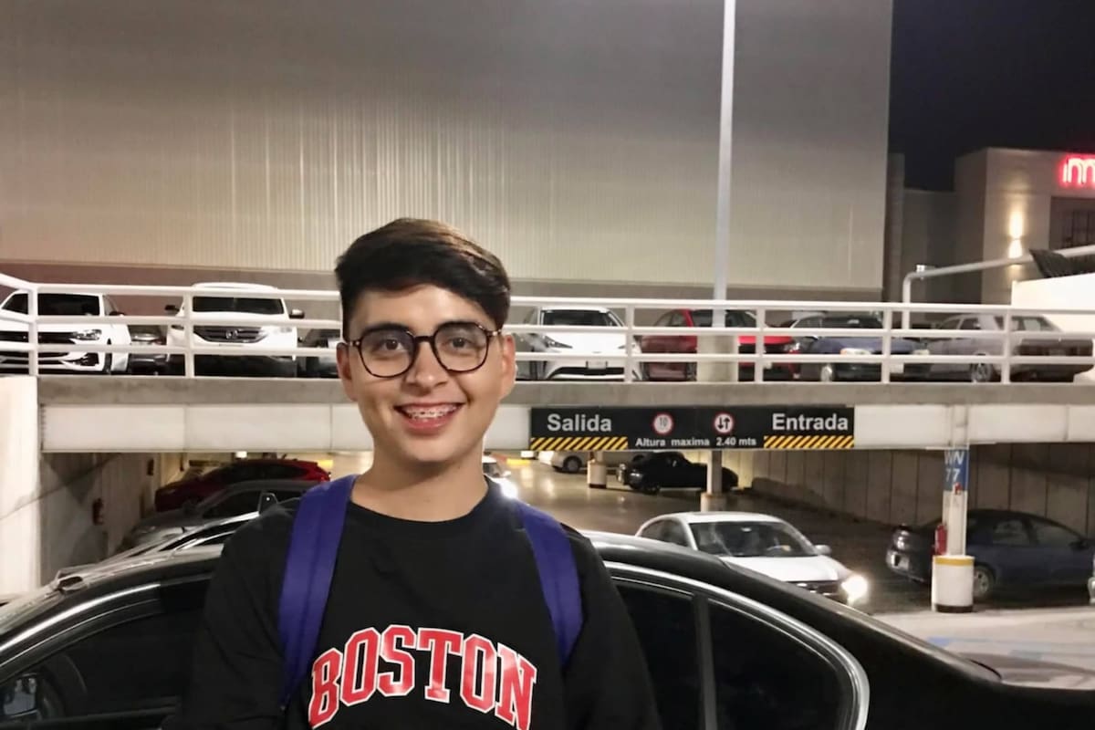 Piden apoyo para joven que espera cirugía en el IMSS por tumor cerebral; necesita cuarto equipado en su casa para sobrevivir