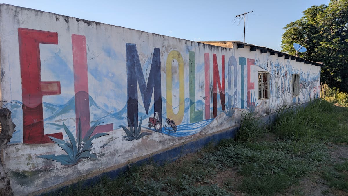 Habitantes cumplen mandas y mantienen viva esta costumbre que atrae a visitantes cada año.