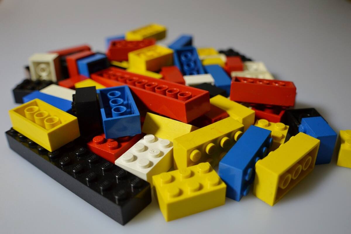 Con piezas de lego construyen un Toyota Supra