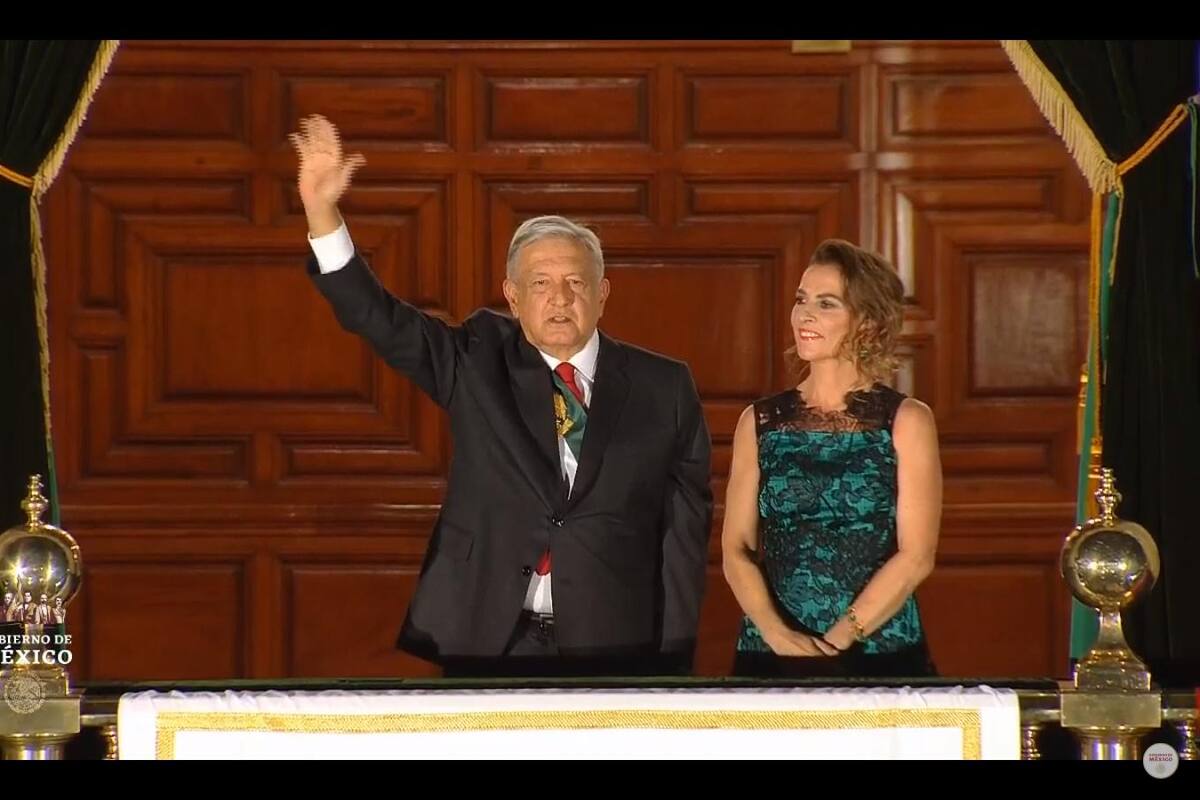 Los 20 ¡Vivas! de AMLO durante su primer Grito de Independencia
