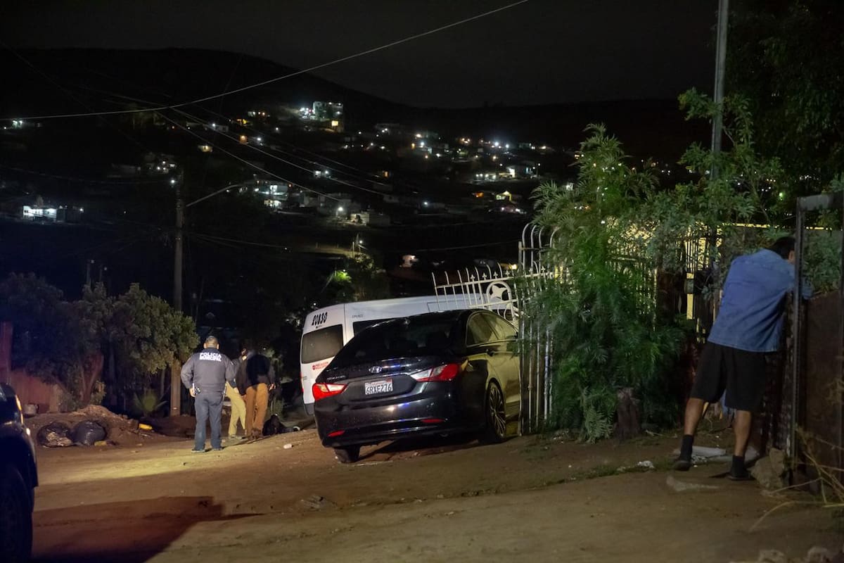 Elementos de seguridad acudieron al sitio y localizaron a un hombre de aproximadamente 40 años. Foto: Border Zoom