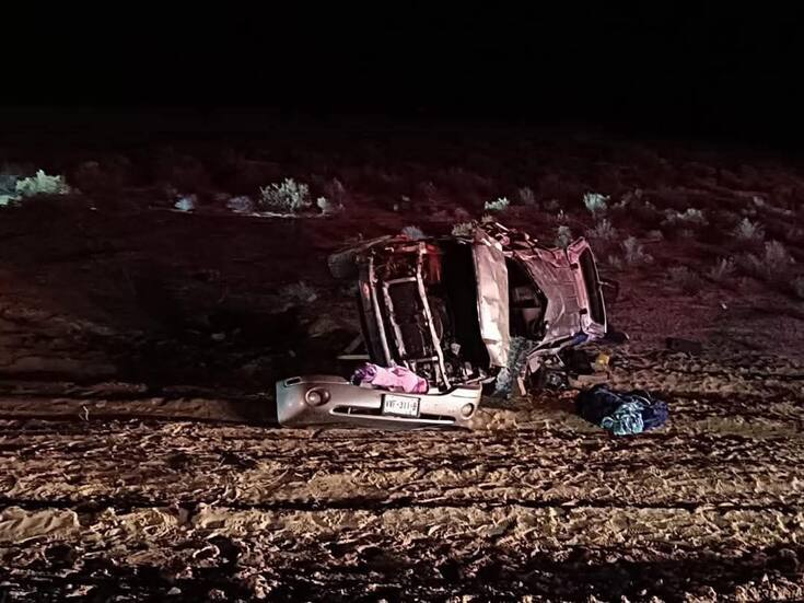 Dos muertos y una niña herida tras volcadura en carretera El Golfo-Puerto Peñasco