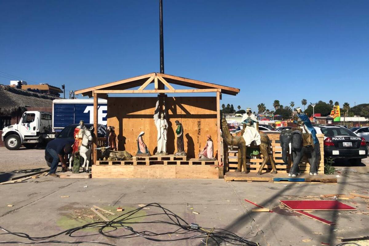 Preparan desfile navideño y encendido del árbol, en Rosarito
