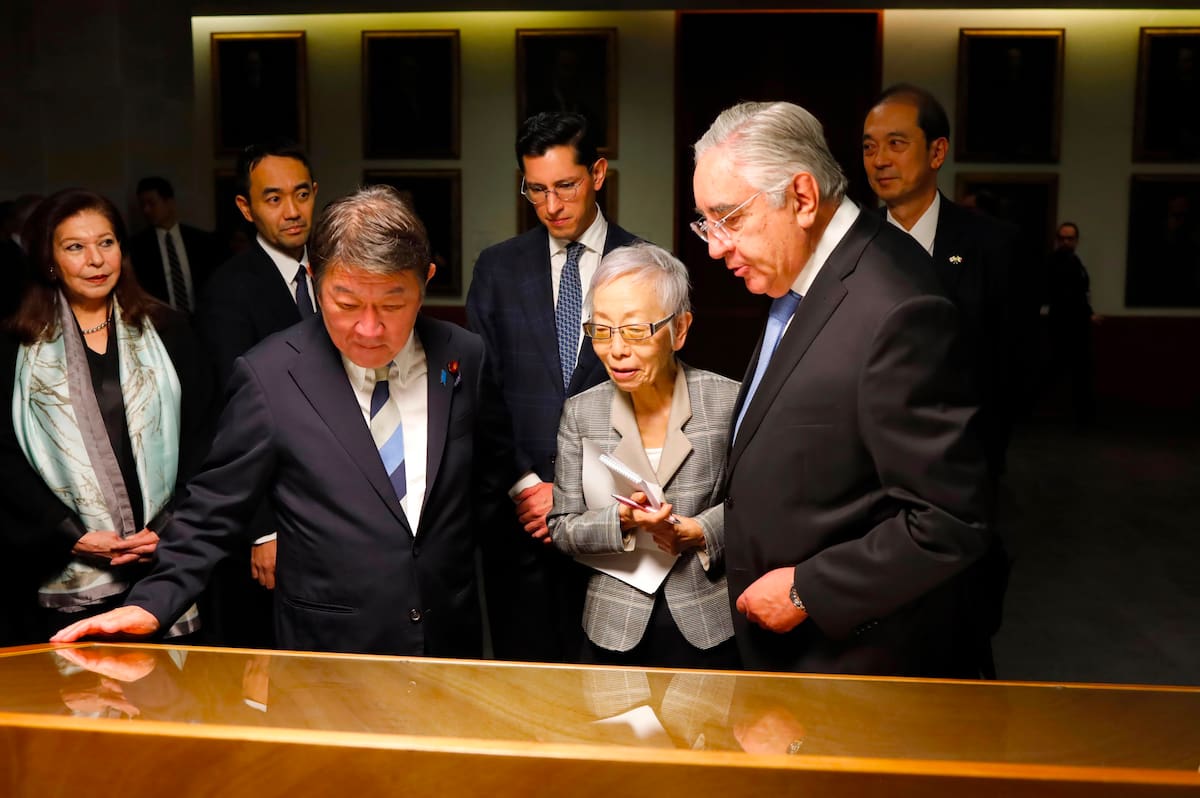 Roberto Velasco y Toshimitsu Motegi acordaron crear un mecanismo de alto nivel para fortalecer las inversiones, las cadenas de suministro y la cooperación energética entre México y Japón. | Foto: SRE