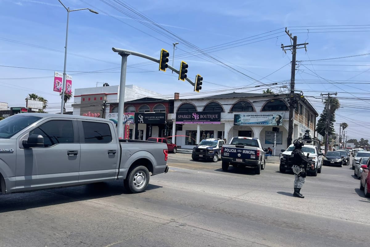 Ataque con arma blanca deja a un policía herido y un agresor abatido en Rosarito
