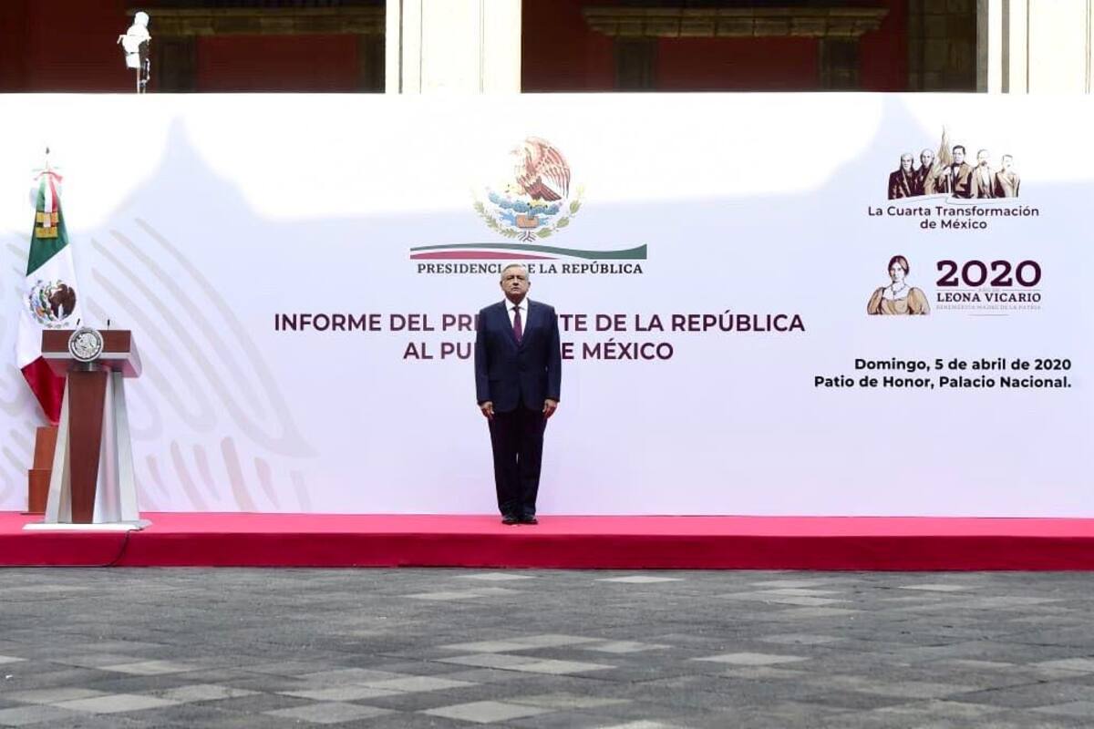 Por COVID-19, AMLO da casi en solitario su informe en Palacio Nacional