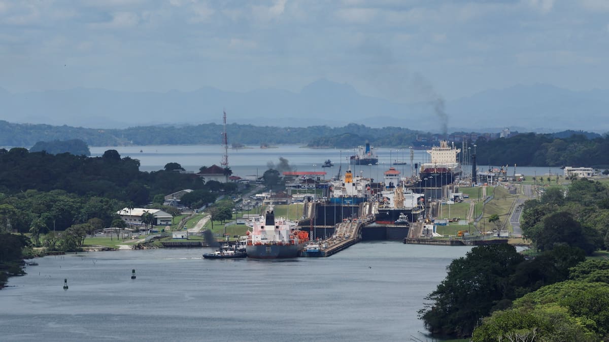 El proyecto busca conectar zonas separadas por el canal y mejorar la movilidad diaria /Reuters