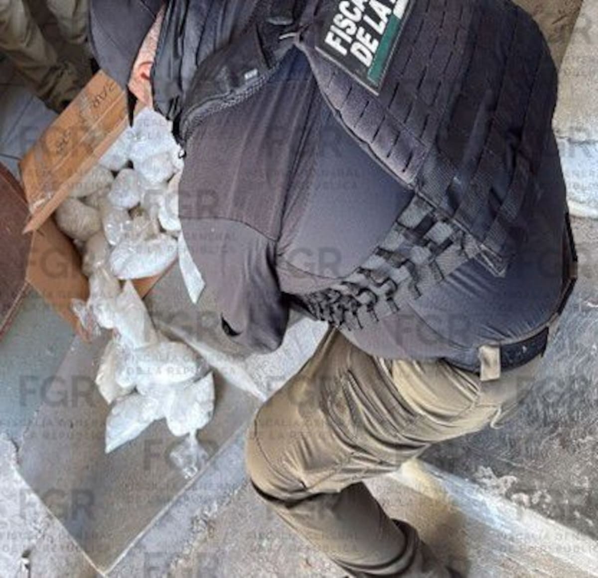 La investigación inició tras un aseguramiento previo de droga por parte de policías municipales; la FGR mantiene abierta la carpeta para determinar responsabilidades. Foto: Cortesía.
