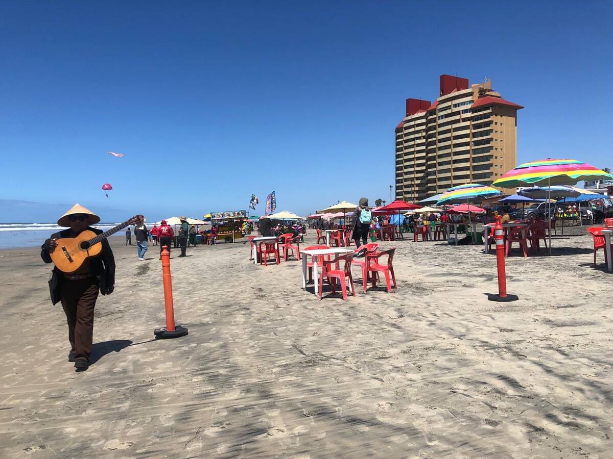 Aunque la marea es baja, se pide a los bañistas no confiarse.