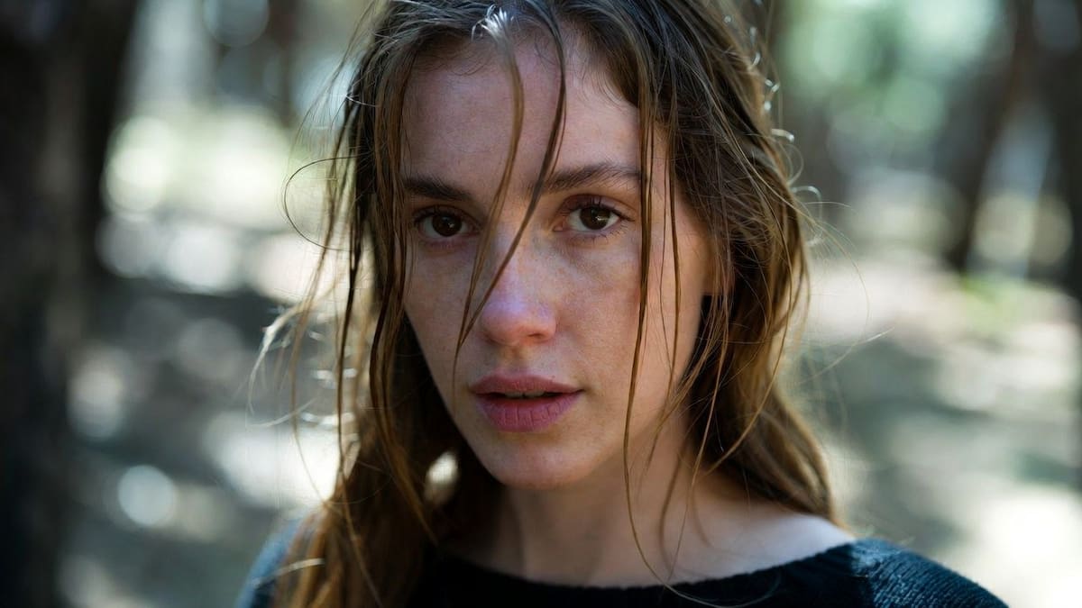 Cómo evitar el cabello graso sin necesidad de lavarlo diario | Foto: Grok