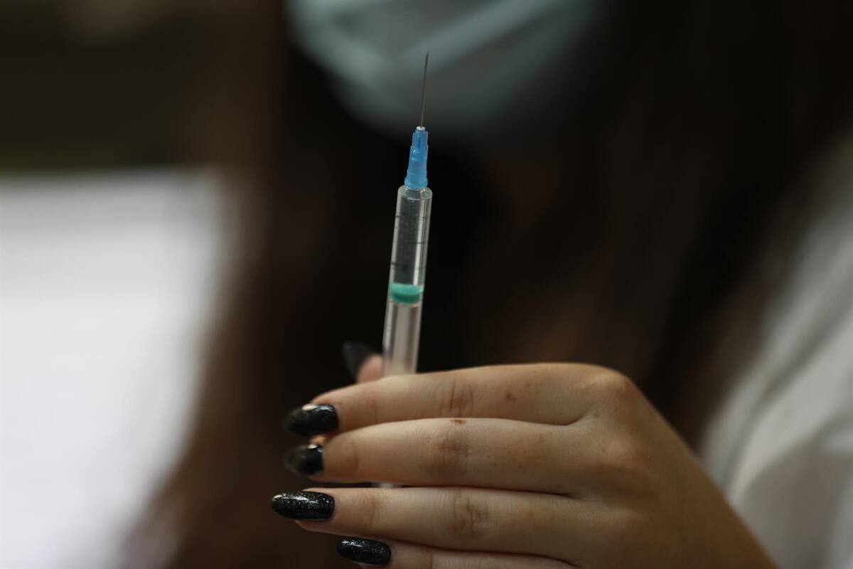 Covid-19: Reino unido podría activar "plan B" para enfrentar pandemia si la situación en sistemas sanitarios "se vuelve insostenible"