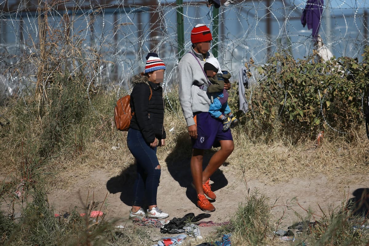 Migrantes viajando a EU. FOTO: AP /Christian Chávez)