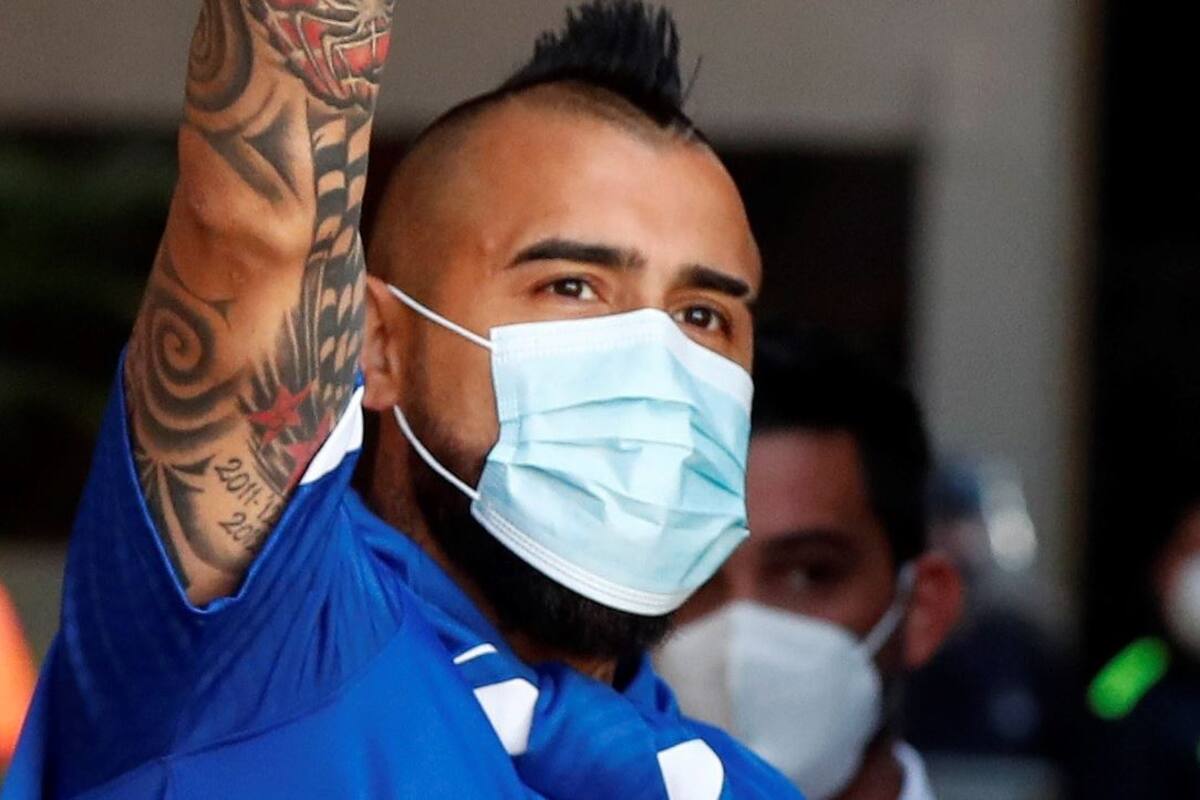 "Subimos a un peluquero": Vidal rompe silencio tras polémica de Chile en hotel