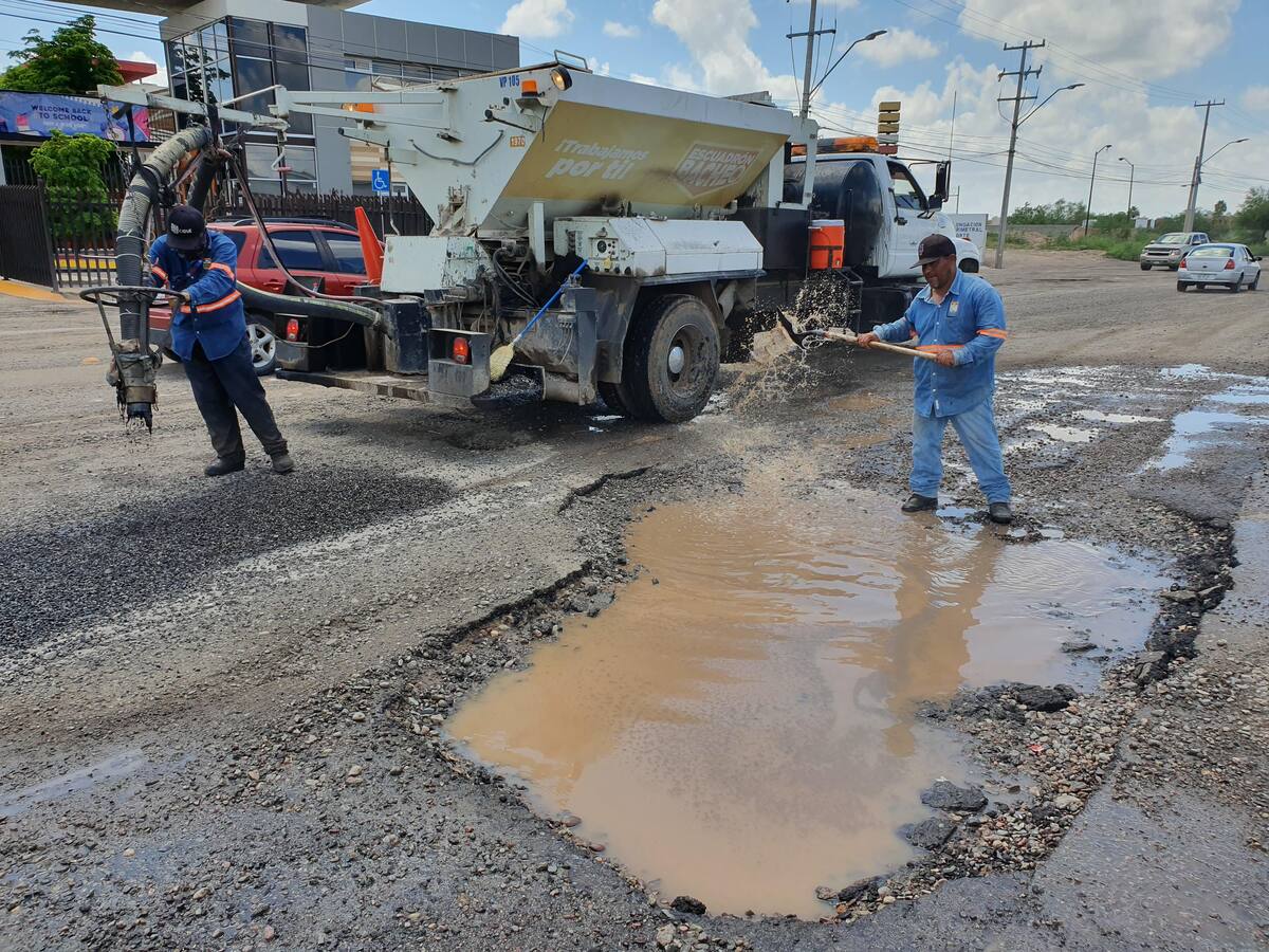 El Escuadrón de Bacheo trabajó ayer en Perimetral Norte y bulevar Antonio Quiroga al Norte.