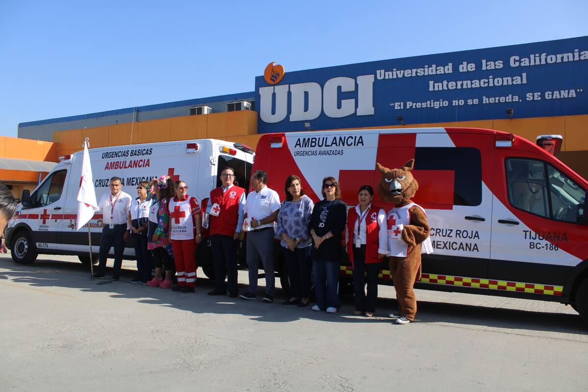 Apoya UDCI con boteo a Cruz Roja