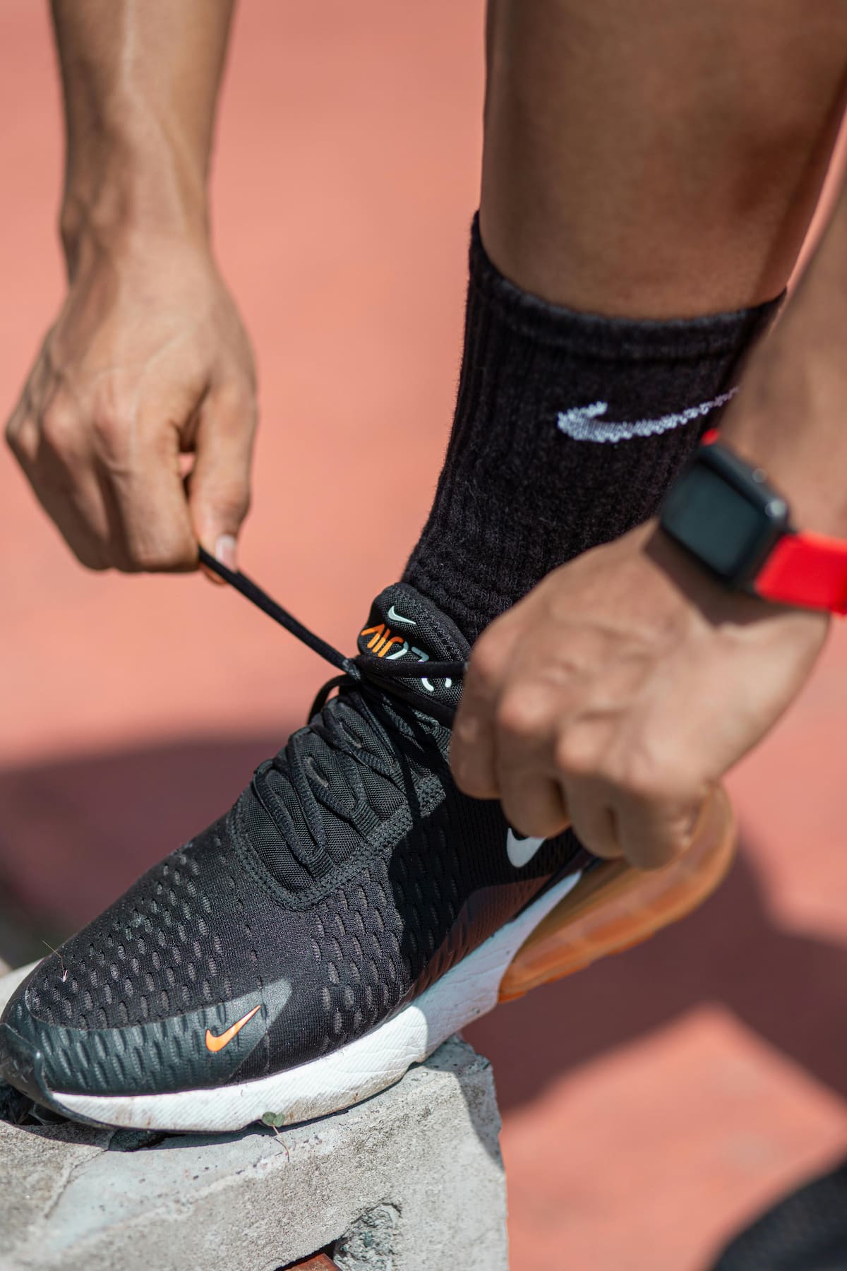 el Laboratorio Nacional de Protección al Consumidor de la Profeco realizó un análisis exhaustivo a principios de 2026 sobre las calcetas deportivas | Unsplash