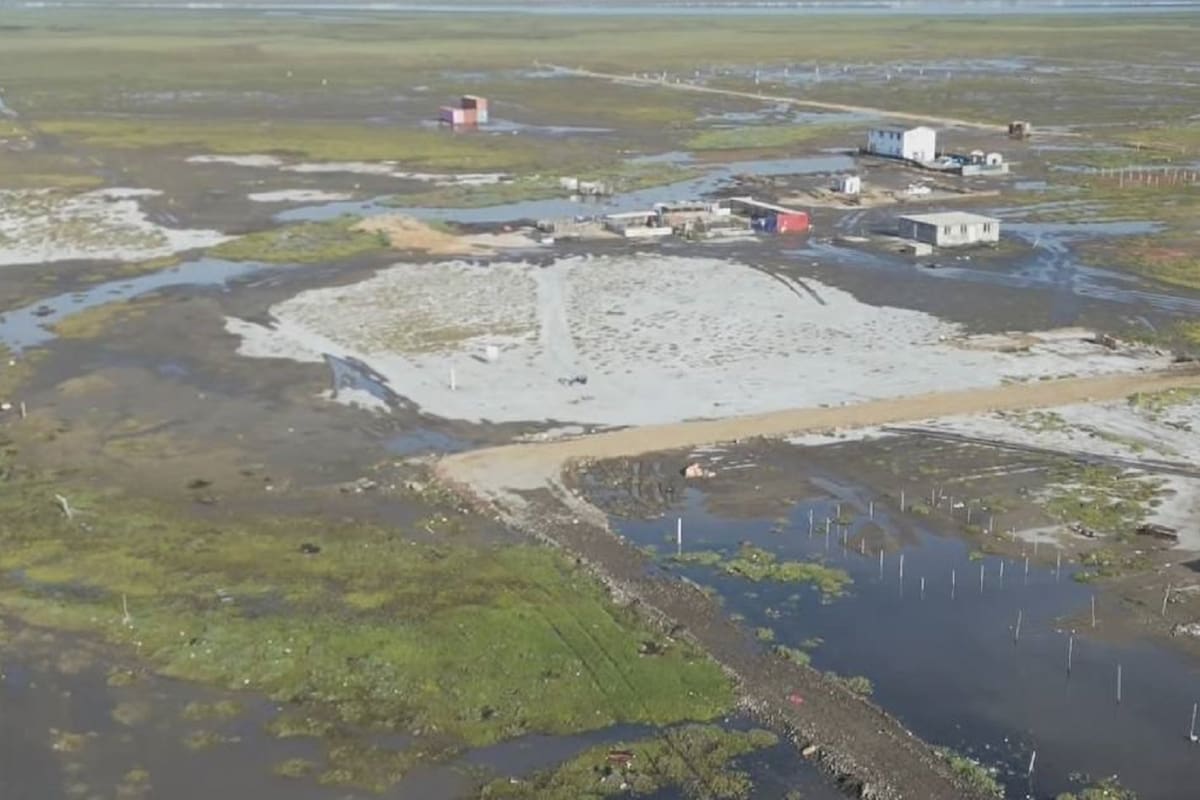 Marea alta provoca inundaciones en El Salitral