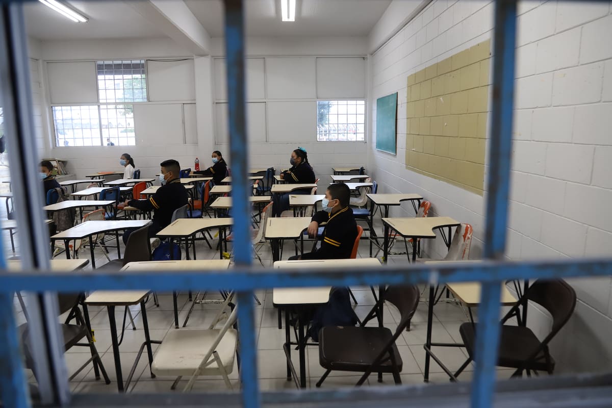 Buscan fortalecer el área digital en escuelas municipales de Tijuana