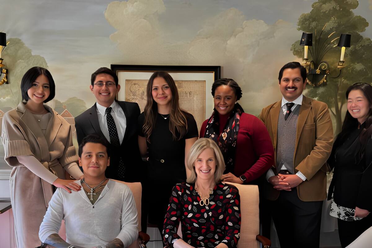 Christian Nodal recibe reconocimiento en Harvard; Ángela Aguilar lo presume orgullosa