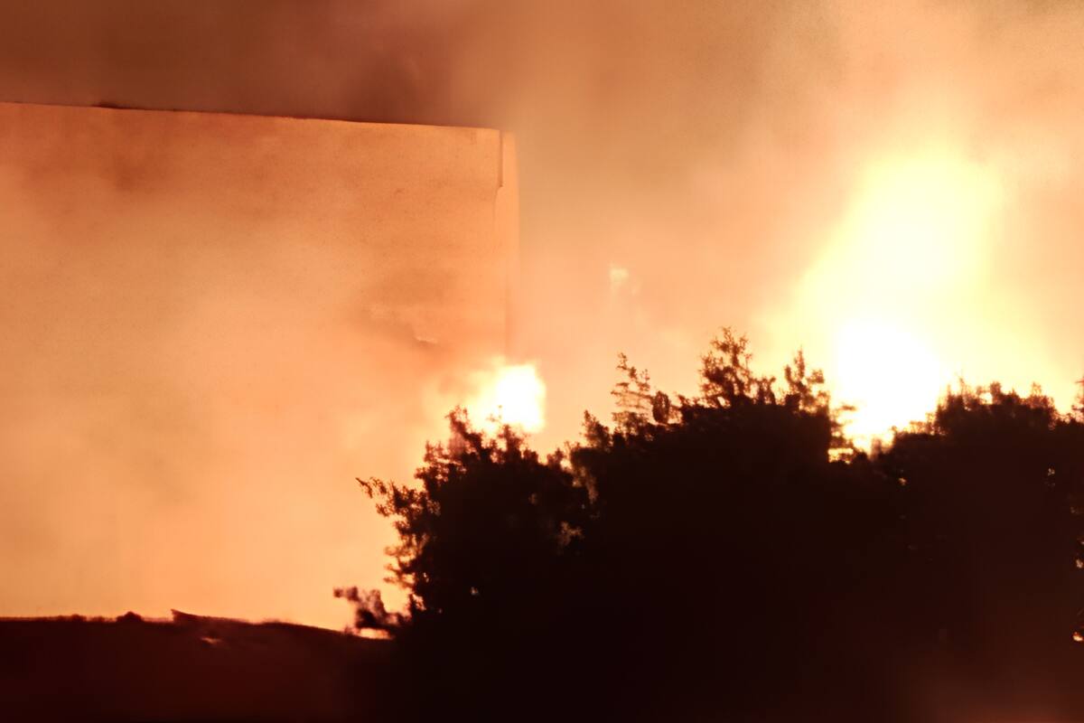 Incendios Tijuana: sofocan llamas en incendio de Villas del Sol