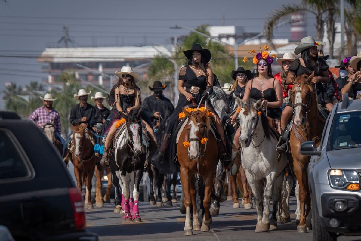 Familias y visitantes disfrutaron de actividades culturales, artísticas y gastronómicas. Foto: Border Zoom