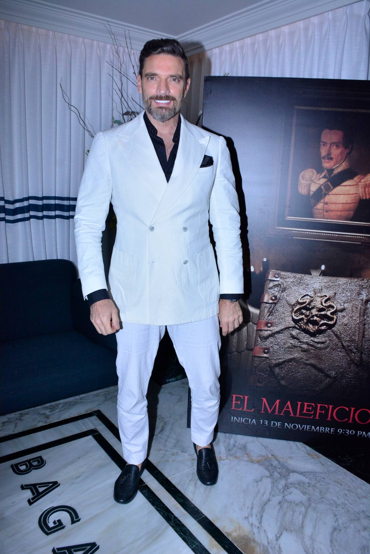 Julián Gil reveló que planea casarse en 2025 con su pareja, la periodista deportiva Valeria Marín.